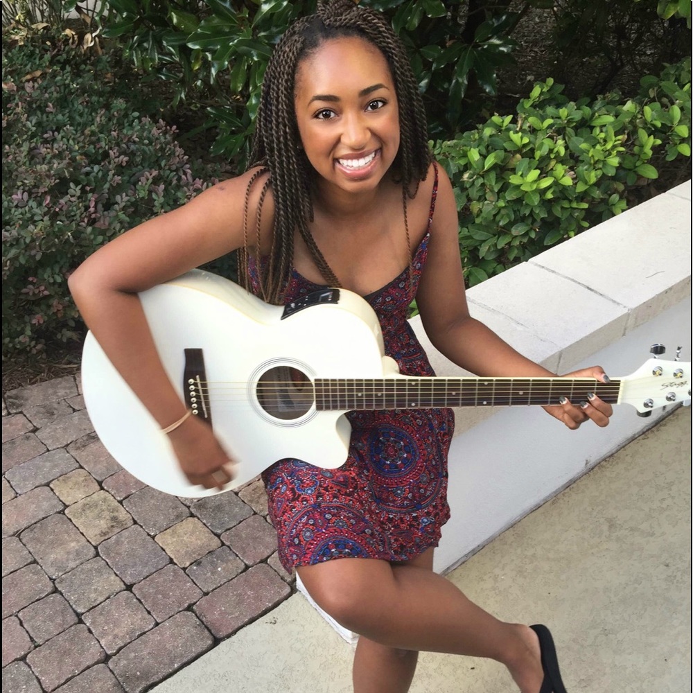 Meet your Posher, Tay